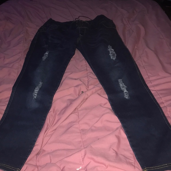 blue jeans 2 l/xl but are smaller then expected - Picture 1 of 5